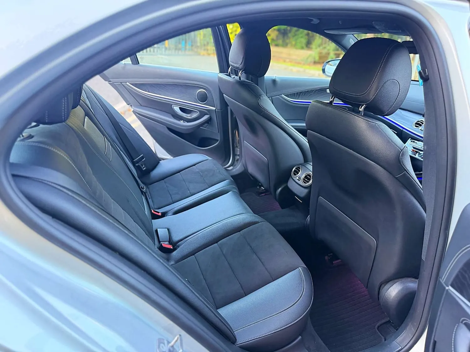 2017 Mercedes-Benz E-Class E220 d AMG Line 9G-Tronic in Silver — photo 3