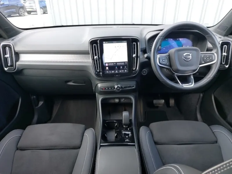 2024 Volvo XC40 2.0 B4P Plus Black Edition Auto in Black — photo 2
